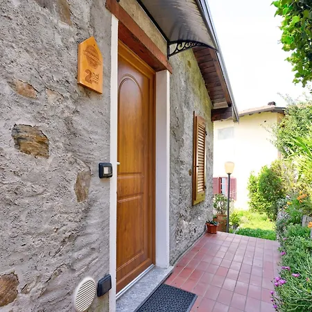Ferienhaus Apartment Near Lake Como With Pool, Cleaning Included