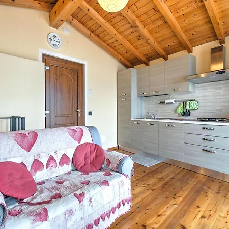 Ferienhaus Apartment Near Lake Como With Pool, Cleaning Included *