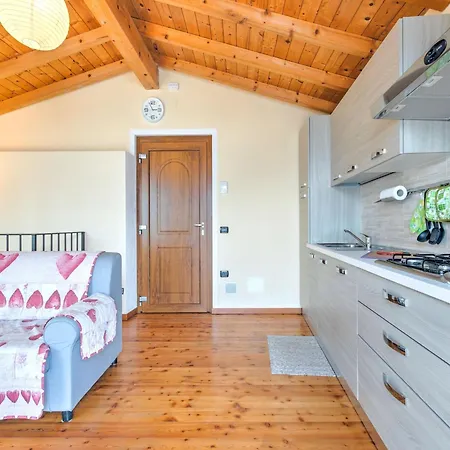 Ferienhaus Apartment Near Lake Como With Pool, Cleaning Included
