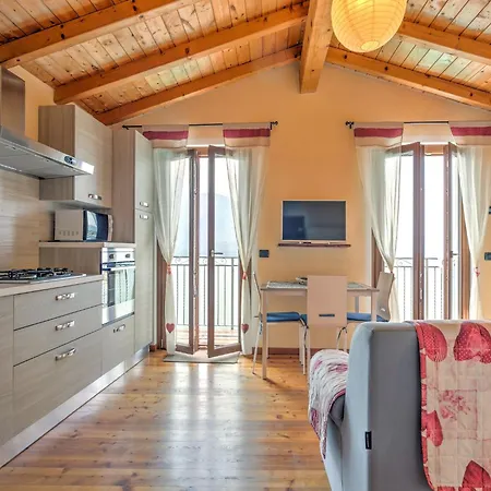 Ferienhaus Apartment Near Lake Como With Pool, Cleaning Included